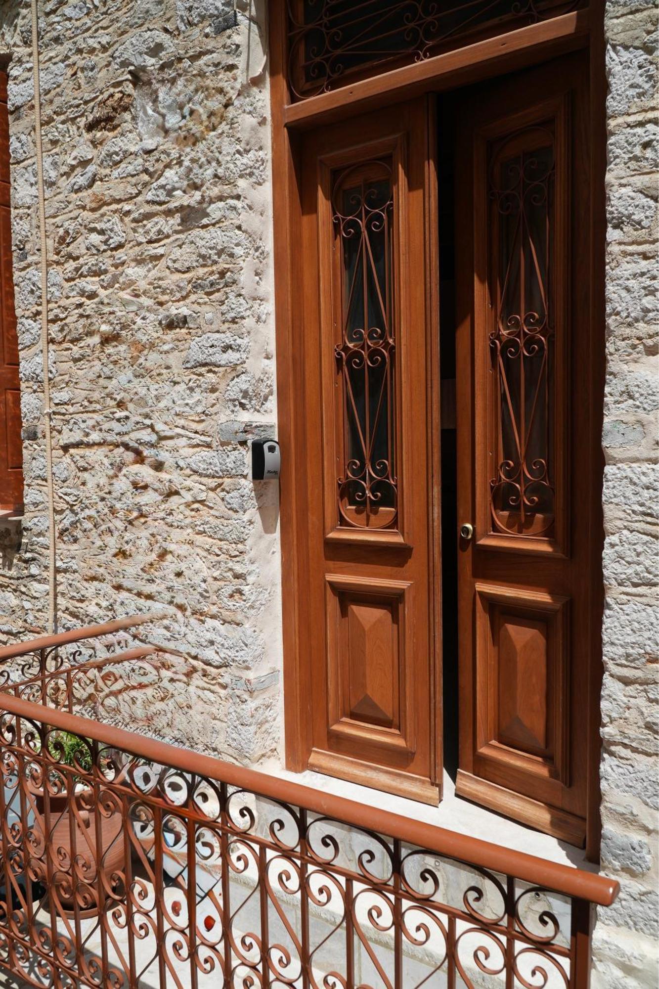 Stone Living Symi Central Apartments Bagian luar foto